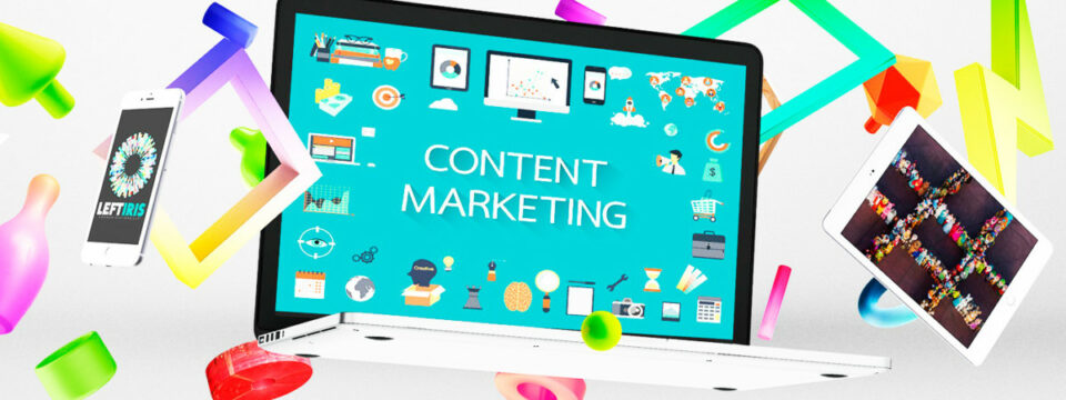 Laptop con texto Content Marketing rodeado de iconos digitales, smartphone Left Iris y tablet sobre fondo blanco creativo.