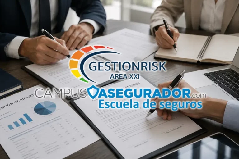 Formación Profesional en Seguros y Gestión de Riesgos Logotipos de Gestionrisk y Campus Asegurador sobre profesionales firmando contratos de seguros y gestión de riesgos.