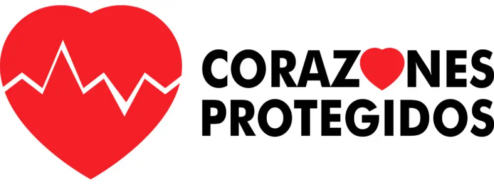 Logotipo Corazones Protegidos con icono de corazón rojo, línea de frecuencia cardíaca blanca y tipografía sans-serif negra.