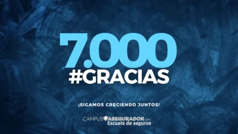 Campus Asegurador celebra 7.000 seguidores con mensaje #GRACIAS y lema Sigamos creciendo juntos sobre fondo azul texturizado.